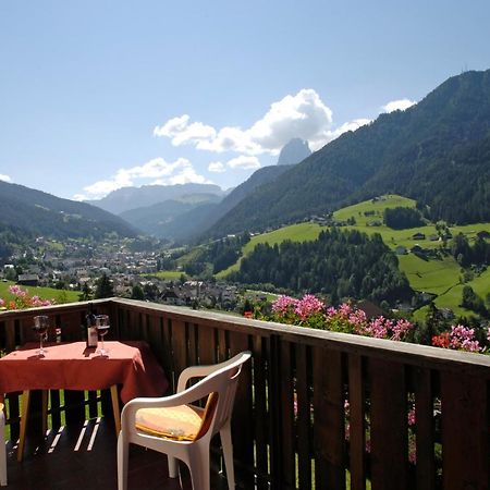 Dolomitenblick St. Ulrich in Gröden Exterior foto