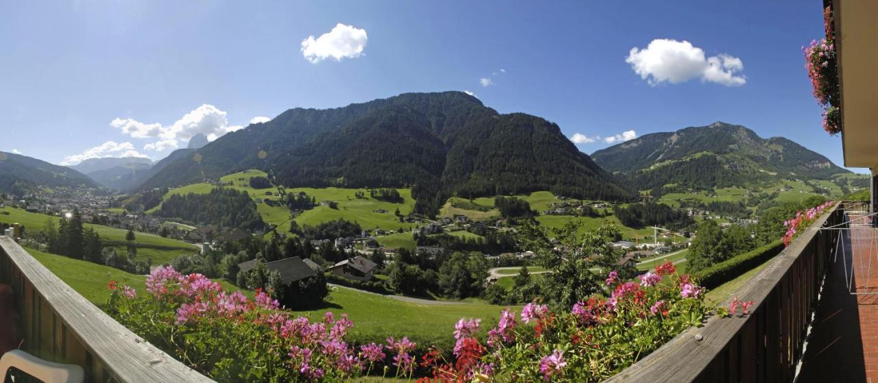 Dolomitenblick St. Ulrich in Gröden Exterior foto